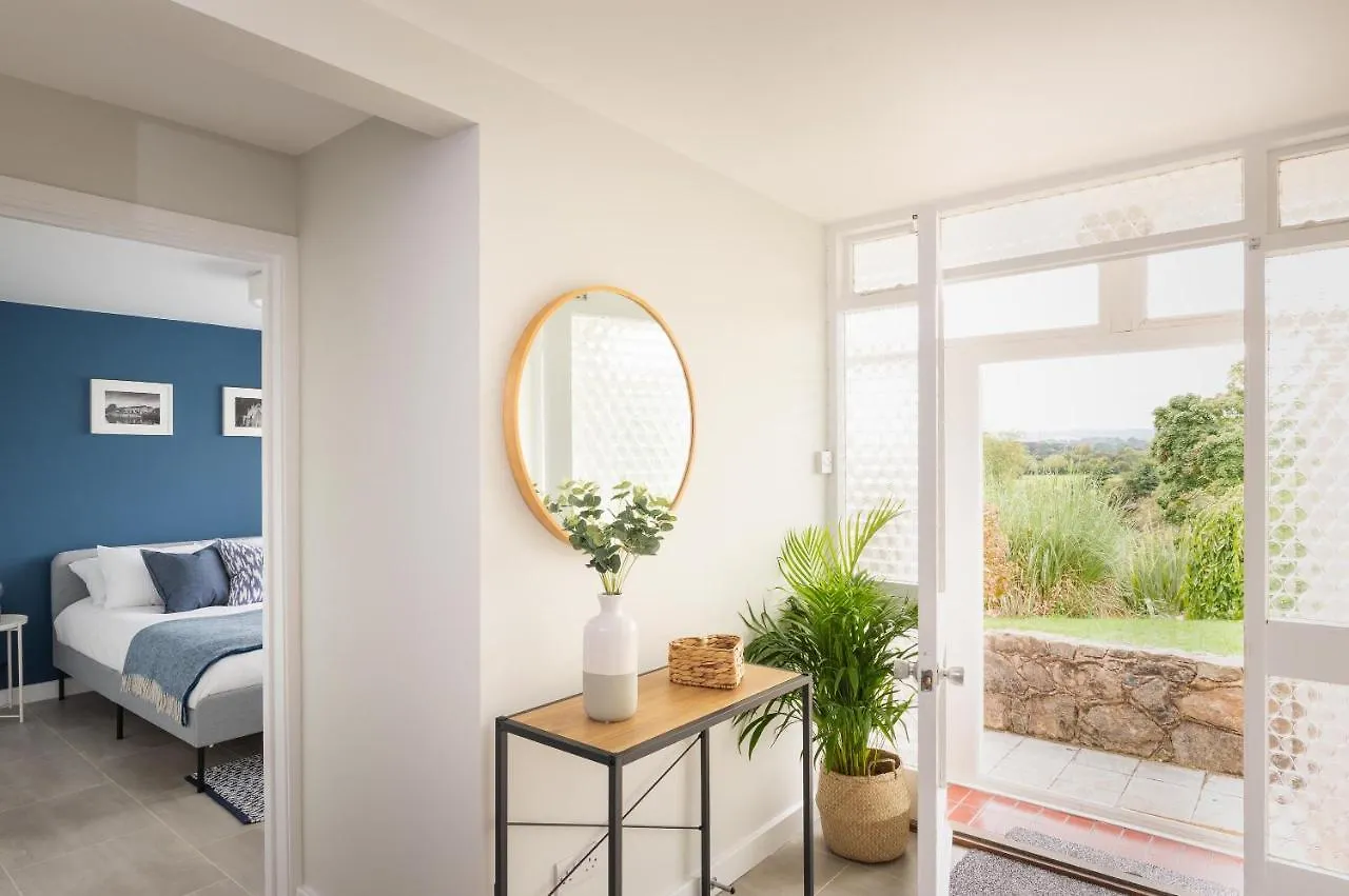 River Retreat Apartment Exeter - River Views & Parking 0*,  United Kingdom